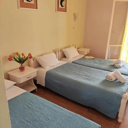 Firefly Panayiota 15 Moraḯtika